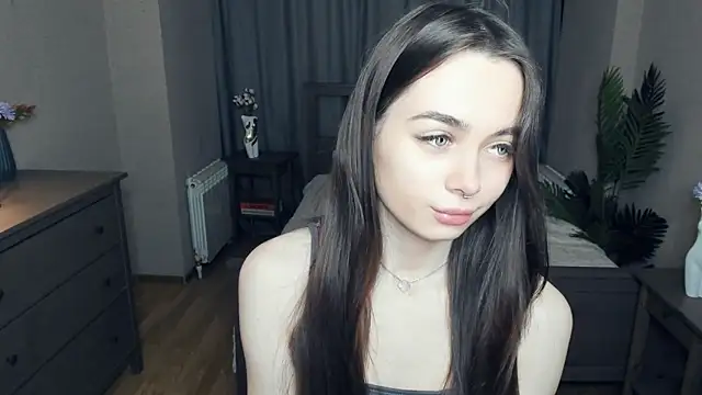 YvonneRobes online show from February 20, 7:15 pm