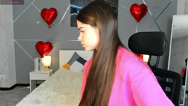 miss  evelyne online show from February 12, 12:56 am