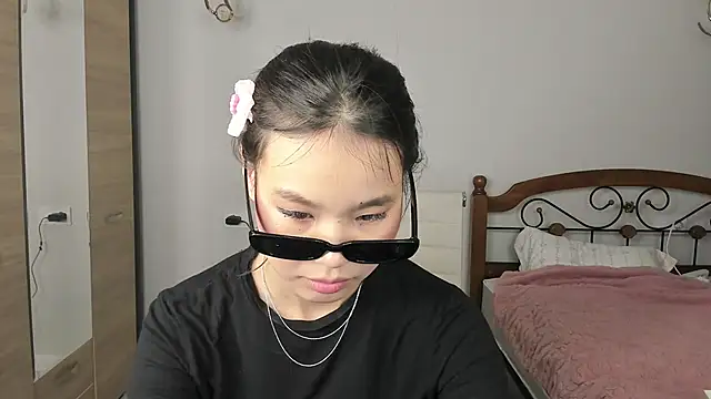 amiya cute online show from February 11, 2:29 pm