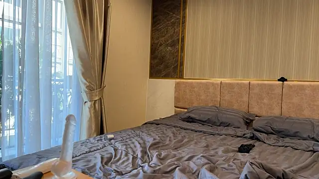 Mary Harriss online show from December 19, 1:43 am