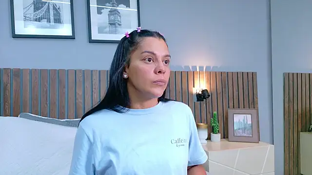 Mia Bellefort online show from February 21, 8:20 pm