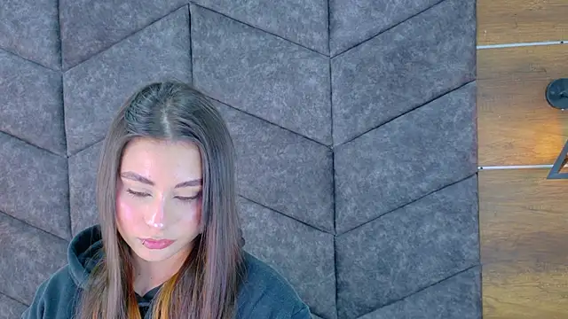 Miia Anderson online show from March 30, 1:00 pm