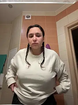 luisa evans online show from December 15, 12:27 am