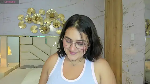 beautifulgirl4u  online show from April 7, 5:09 am