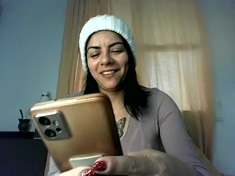 luluclark69 online show from June 2, 12:39 pm