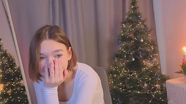 Leyla crsh online show from December 18, 6:18 am