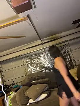 Rayvenveil online show from April 17, 6:59 am