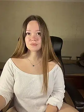 CaramelleSugarr online show from March 31, 6:30 pm