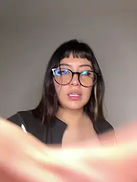 justmariee online show from May 21, 4:43 am