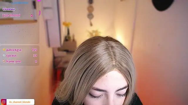 channel blondee online show from June 11, 12:32 am