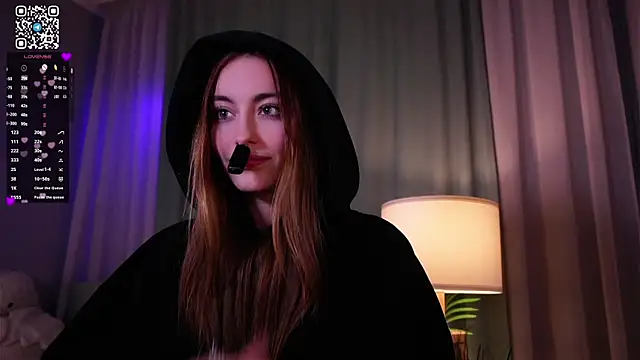 BeckiMacreno online show from April 17, 9:50 pm