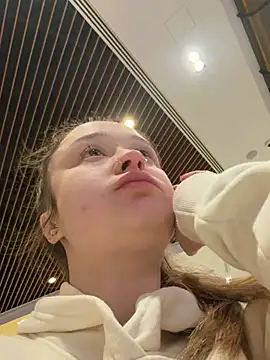 LilyLuck  online show from February 4, 1:47 pm