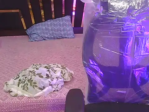 bold-smirthii online show from April 21, 4:41 am