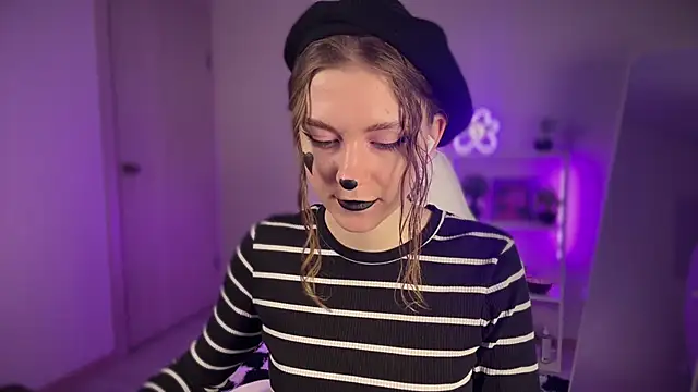 KellySunn online show from March 27, 7:43 am