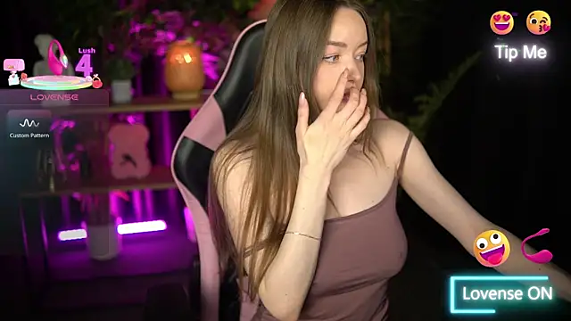 Velouraa online show from January 18, 11:45 pm