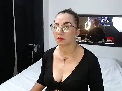 liss curly online show from January 14, 11:54 pm