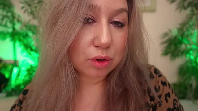 HappyLisa online show from November 27, 6:05 am