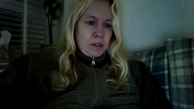 jennyblondeuk online show from February 22, 9:26 pm