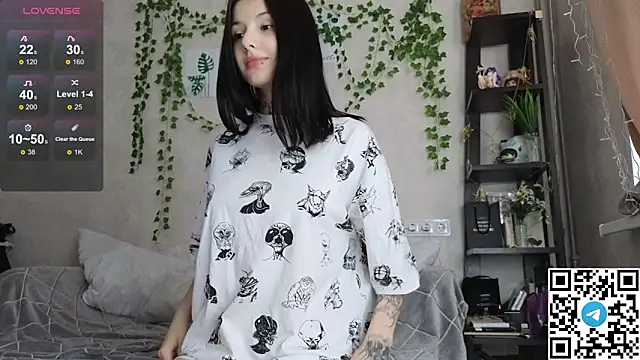 LeonaHinnes online show from April 17, 11:01 am