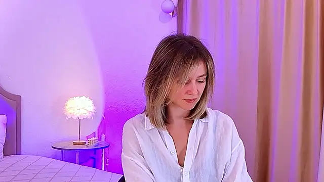 EmeraldGlow online show from February 8, 3:05 pm