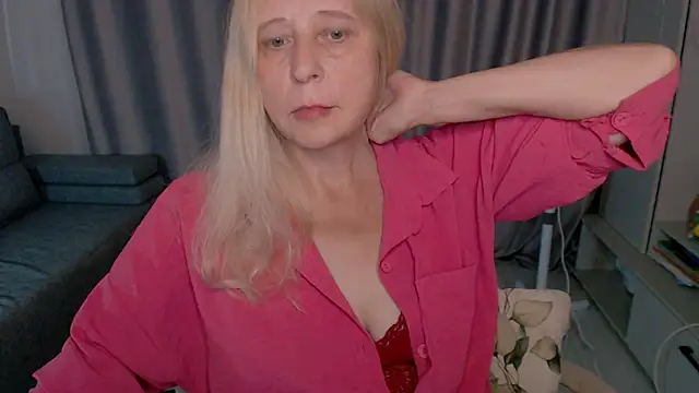 MiLenaMilf online show from September 18, 6:50 pm