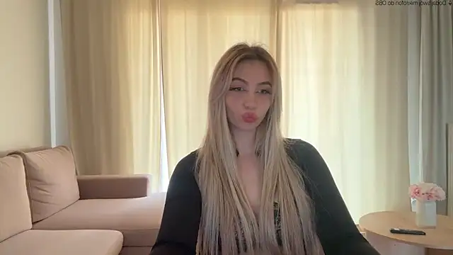 TeenLily online show from June 1, 4:30 pm