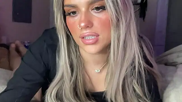 lolamarie  online show from February 28, 3:06 am