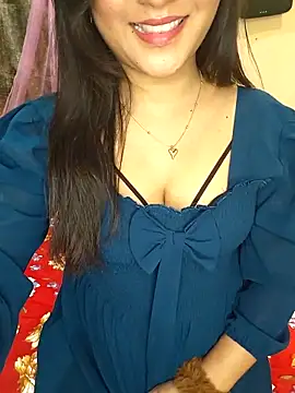 Saumyy online show from April 8, 4:53 pm