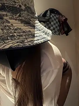 ZJbaby online show from April 2, 1:41 pm