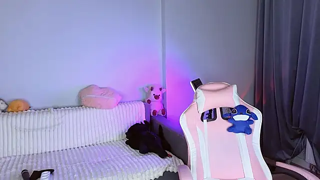 jasmilee online show from February 5, 7:17 pm