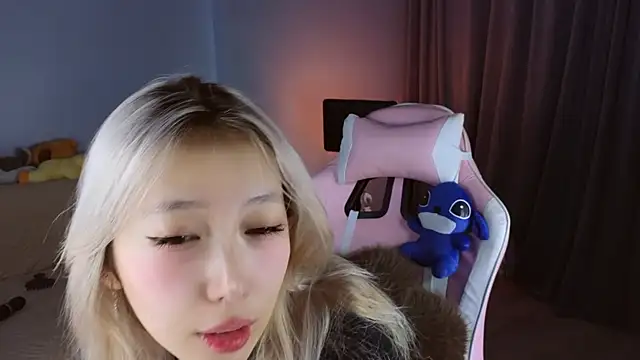 jasmilee online show from February 9, 1:57 pm