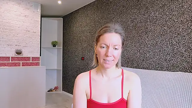 Amanda Luxe online show from March 9, 5:32 am