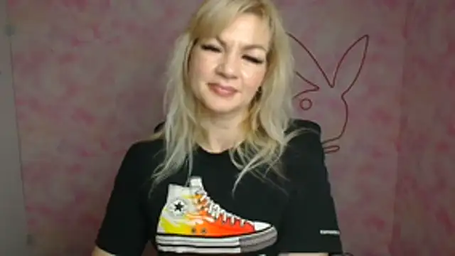 Madonna Fire online show from March 30, 11:43 am