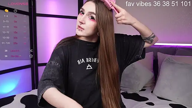 Alice Goth online show from March 21, 4:45 pm