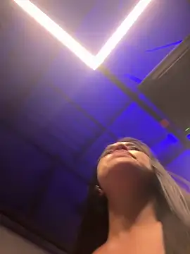 RoseOnYou online show from April 4, 9:13 pm