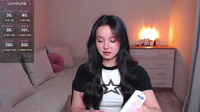 lia hetty online show from October 6, 2:23 pm