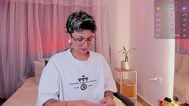 Zury Ramirez online show from April 2, 11:24 pm