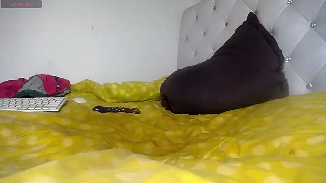 Esmeraldita788 online show from February 1, 9:24 pm