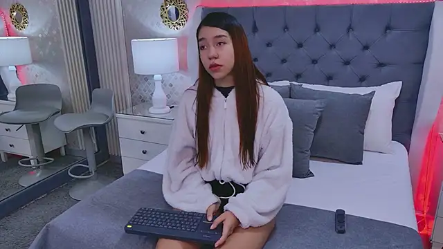 VioletFroost online show from February 1, 12:26 pm