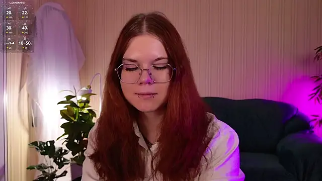 A Lot of Bunny online show from April 10, 1:06 pm