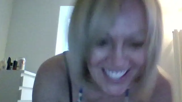 Milfshake227 online show from March 17, 12:36 am