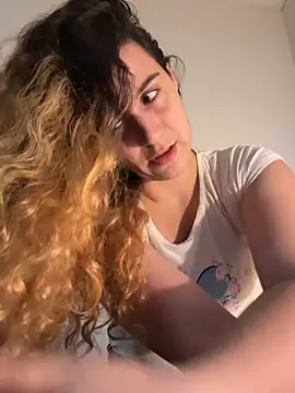 joanaguerreiru online show from February 11, 11:17 pm