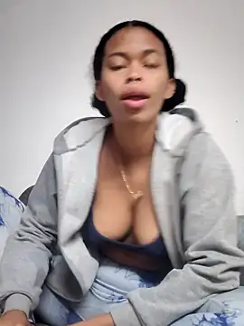 shenna brunette online show from March 1, 7:13 pm