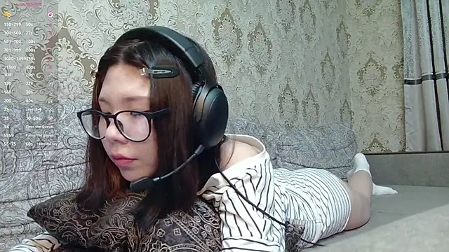 AprilOnilll online show from April 24, 5:16 pm