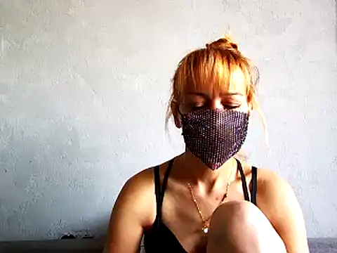 MissKryss online show from April 15, 3:29 am