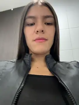 TaylorrHill online show from February 14, 9:17 pm