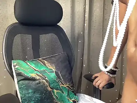 SugarAura online show from January 16, 5:20 pm