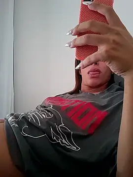 ofjuliaa online show from January 13, 9:19 pm