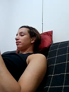 ofjuliaa online show from March 25, 6:16 am