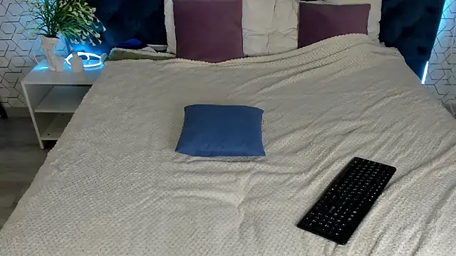 desiree doll online show from March 2, 7:15 am